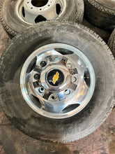 Load image into Gallery viewer, Set of 6 Used &#39;11-&#39;25 Chevrolet 3500 Dually 17&quot; Rims 235/80R17 Michelin Tire LT
