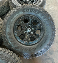 Load image into Gallery viewer, Used Set of 5 17&quot; Gloss Black &#39;21-&#39;24 Ford Bronco Rims 315/70R17 Goodyear MT LT
