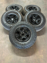 Load image into Gallery viewer, 17&quot; Set of Five Used Black &#39;21-&#39;24 Ford Bronco Rims on 315/70R17 Goodyear MT LT
