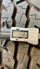 Load image into Gallery viewer, Set of 4 Used &#39;05-&#39;25 Ford F150 18&quot; Silver Painted Wheels on 275/65R18 Tires LT
