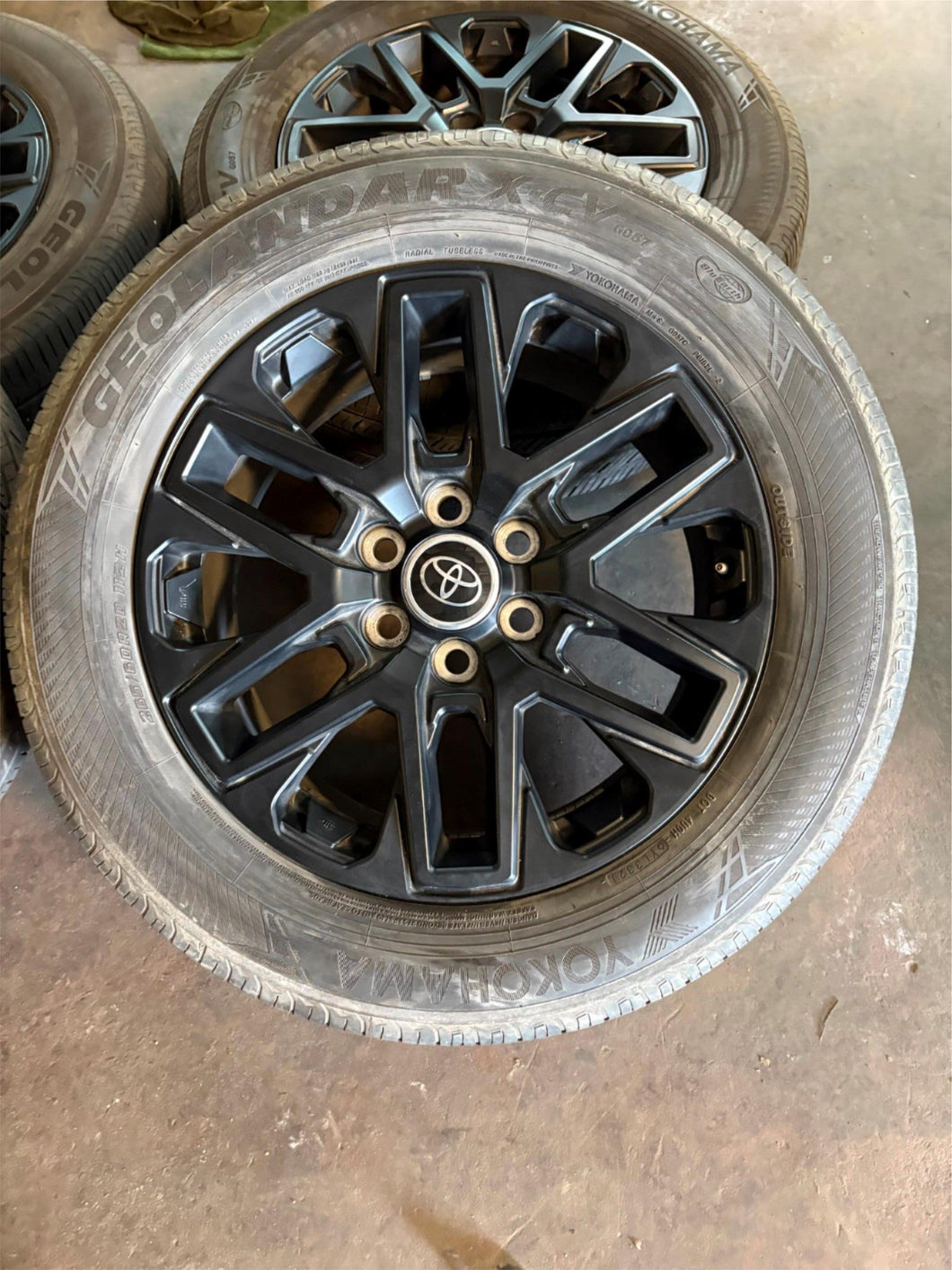 Set of Used Takeoff '23-'25 Toyota Sequoia Tundra Black Rims 265/60R20 Tires LT