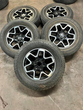 Load image into Gallery viewer, Set of Five Used 18&quot; &#39;21-&#39;25 Black &amp; Milled Ford Bronco Rims 255/70R18 Tires LT
