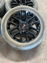 Load image into Gallery viewer, Set of Used OEM 22&quot; &#39;00-&#39;25 GMC Sierra 1500 Yukon Black Snowflake Wheels Only LT
