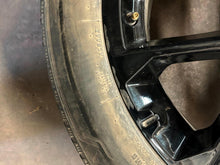 Load image into Gallery viewer, Set of Used OEM 22&quot; &#39;00-&#39;25 GMC Sierra 1500 Yukon Black Snowflake Wheels Only LT
