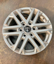 Load image into Gallery viewer, New Set of 4 OE Takeoff &#39;23-&#39;25 Toyota Tundra/Sequoia 18&quot; Silver Rims 75281 LT
