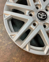 Load image into Gallery viewer, New Set of 4 OE Takeoff &#39;23-&#39;25 Toyota Tundra/Sequoia 18&quot; Silver Rims 75281 LT
