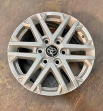 Load image into Gallery viewer, New Set of 4 OE Takeoff &#39;23-&#39;25 Toyota Tundra/Sequoia 18&quot; Silver Rims 75281 LT
