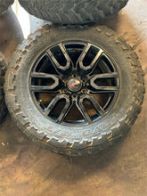 Load image into Gallery viewer, Set of 4 Used &#39;00-&#39;25 GMC Sierra 1500 Elevation Wheels Only 5914 Ships Free LT
