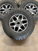 Load image into Gallery viewer, Set of Five Used 17&quot; &#39;21-&#39;25 Ford Bronco Wheels on 285/70R17 BFGoodrich TAKO2 LT
