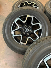Load image into Gallery viewer, Set of 5 Used OEM 18&quot; &#39;21-&#39;25 Ford Bronco Black &amp; Milled Rims 255/70R18 Tires LT
