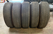Load image into Gallery viewer, Set of 5 Used OEM 18&quot; &#39;21-&#39;25 Ford Bronco Black &amp; Milled Rims 255/70R18 Tires LT
