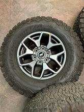 Load image into Gallery viewer, Set of Used 17&quot; &#39;21-&#39;25 Ford Bronco OEM Wheels on 285/70R17 BFGoodrich TAKO2 LT
