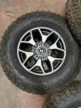 Load image into Gallery viewer, Set of Used 17&quot; &#39;21-&#39;25 Ford Bronco OEM Wheels on 285/70R17 BFGoodrich TAKO2 LT
