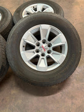 Load image into Gallery viewer, Used Set of &#39;00-&#39;25 GMC Sierra 1500 Silver OEM 5908 Wheels on 255/70R17 Tires LT
