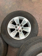 Load image into Gallery viewer, Used Set of &#39;00-&#39;25 GMC Sierra 1500 Silver OEM 5908 Wheels on 255/70R17 Tires LT
