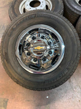 Load image into Gallery viewer, Set of 6 Used &#39;11-&#39;25 Chevrolet 3500 Dually 17&quot; Steel Rims 235/80R17 Michelin LT
