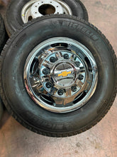 Load image into Gallery viewer, Set of 6 Used &#39;11-&#39;25 Chevrolet 3500 Dually 17&quot; Steel Rims 235/80R17 Michelin LT
