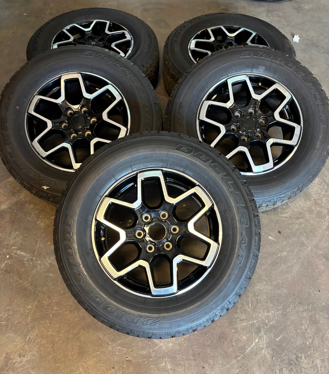 Set of 5 Lightly Used OEM '21-'25 Ford Bronco Black & Milled Wheels 255/70R18 LT
