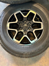 Load image into Gallery viewer, Set of 5 Lightly Used OEM &#39;21-&#39;25 Ford Bronco Black &amp; Milled Wheels 255/70R18 LT
