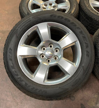 Load image into Gallery viewer, Set of 4 OEM Used 20&quot; &#39;00-&#39;18 Chevrolet Silverado 1500 Rims on 275/55R20 Tire LT
