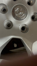 Load image into Gallery viewer, Set of x4 Used 18&quot; &#39;00-&#39;25 Silverado 1500 / &#39;19-&#39;25 RAM 1500 Silver Rims Wheels
