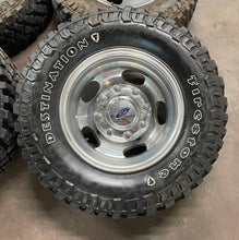 Load image into Gallery viewer, Used Set of 6 OEM &#39;05-&#39;24 Ford F-350 DRW 17&quot; Wheels 255/75R17 Firestone Tires LT
