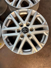 Load image into Gallery viewer, Set of Four Used &#39;22-&#39;25 Toyota Tundra Sequoia 18&quot; Silver OEM Wheels 75281 LT
