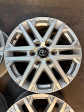 Load image into Gallery viewer, Set of Four Used &#39;22-&#39;25 Toyota Tundra Sequoia 18&quot; Silver OEM Wheels 75281 LT
