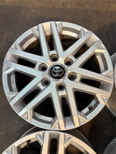 Load image into Gallery viewer, Set of Four Used &#39;22-&#39;25 Toyota Tundra Sequoia 18&quot; Silver OEM Wheels 75281 LT
