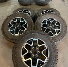 Load image into Gallery viewer, Set of Used '21-'26 Ford Bronco 18" Wheels on 275/70R18 Cooper ST Maxx Tires LT
