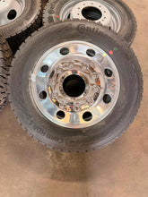 Load image into Gallery viewer, Set of OEM '05-'26 Ford F450 F550 Alcoa 19.5" Wheels 225/70R19.5 Continental G
