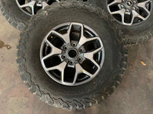 Load image into Gallery viewer, Set of Used 17&quot; &#39;21-&#39;24 Ford Bronco Rims on 285/70R17 BFGoodrich TAKO2 Tires LT
