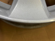 Load image into Gallery viewer, Single Used OEM Toyota 16x6.5 Powder Coat Silver Wheel Fits &#39;07-&#39;11 Camry 69495
