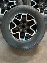 Load image into Gallery viewer, Set of 5 Used 10389 '21-'26 Ford Bronco 18" Black &amp; Milled Wheels 255/70R18 LT
