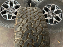 Load image into Gallery viewer, Set of Used 17&quot; &#39;21-&#39;24 Ford Bronco Rims on 285/70R17 BFGoodrich TAKO2 Tires LT
