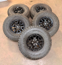 Load image into Gallery viewer, Set of 5 Used 17" OEM Ford Bronco Raptor Black Rims 37/12.50R17 BFGoodrich AT LT
