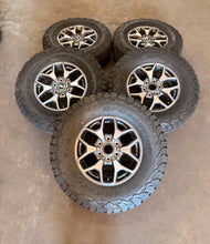 Load image into Gallery viewer, Set of 5 Used '21-'26 Ford Bronco 10387 17" Wheels 10387 285/70R7 BFGoodrich LT
