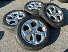 Load image into Gallery viewer, Set of Used OEM Takeoff &#39;06-&#39;22 Ranger Rover Sport Wheels on 255/55R20 Michelins
