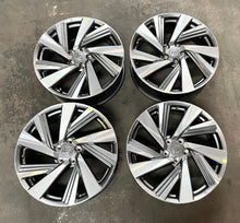 Load image into Gallery viewer, Set of 4 OEM Takeoff &#39;15-&#39;23 Nissan Murano 20x7.5 Charcoal Machined Wheels 62707
