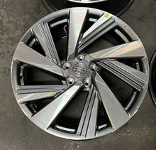 Load image into Gallery viewer, Set of 4 OEM Takeoff &#39;15-&#39;23 Nissan Murano 20x7.5 Charcoal Machined Wheels 62707
